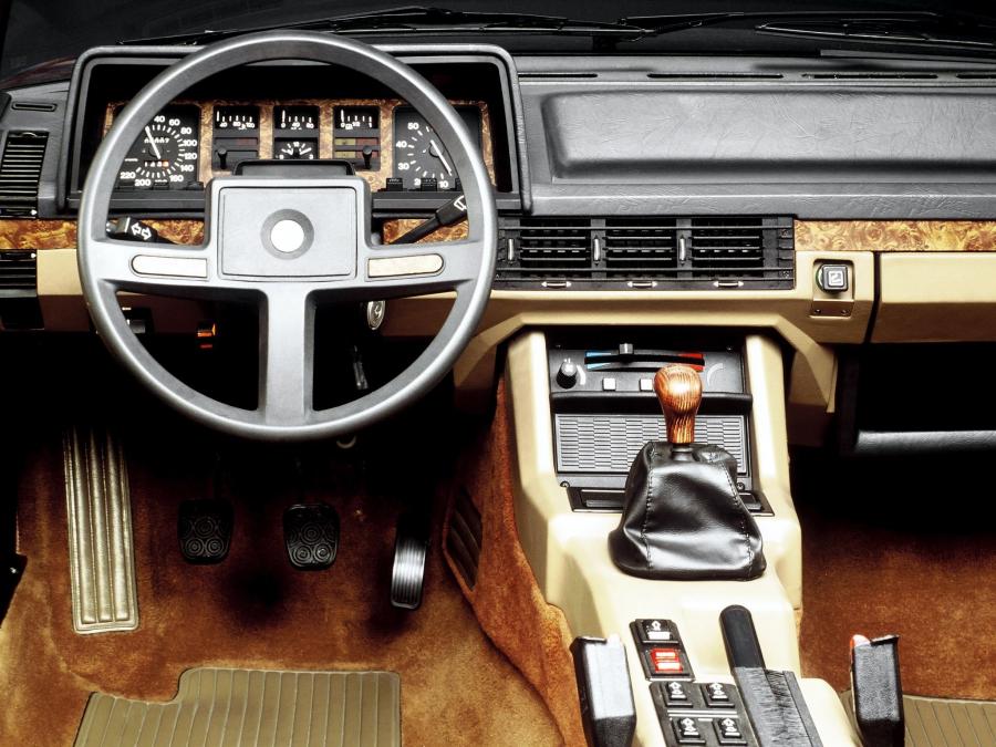 Торпедо Alfa Romeo Alfa 6 (119) 1979 года  (фото 18 из 25)